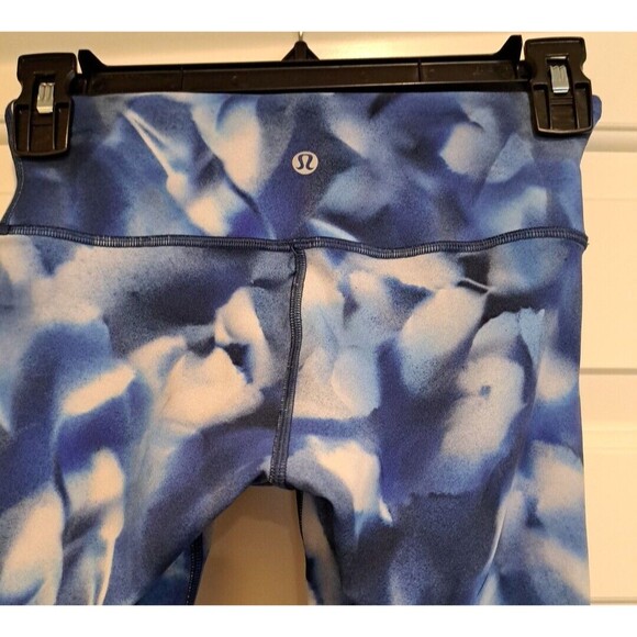 Lululemon Wunder Under Low-Rise Tight Full-On Luxtreme 28" Size 2 Blue Tie Dye - Picture 5 of 9